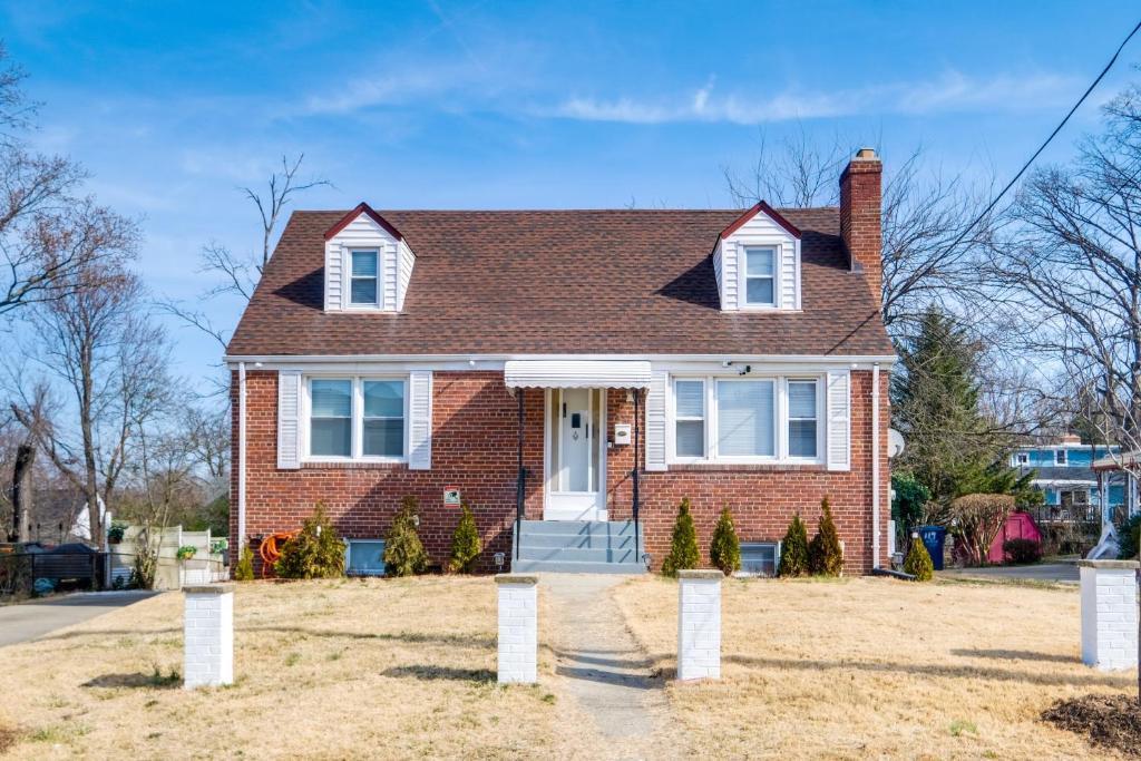 121 Onondaga Dr in Oxon Hill, MD - Building Photo