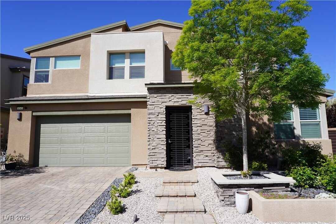 8345 Skye Creek St in Las Vegas, NV - Foto de edificio