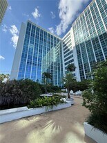 5055 Collins Ave in Miami Beach, FL - Building Photo