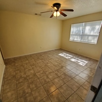 102 E Truman Ave in Copperas Cove, TX - Building Photo