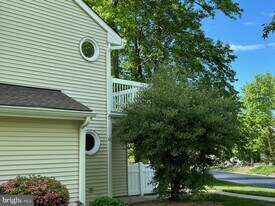 2 Wynwood Dr in Monmouth Junction, NJ - Building Photo