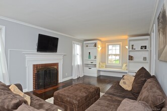 32 Ledgewood Rd in West Hartford, CT - Building Photo - Building Photo