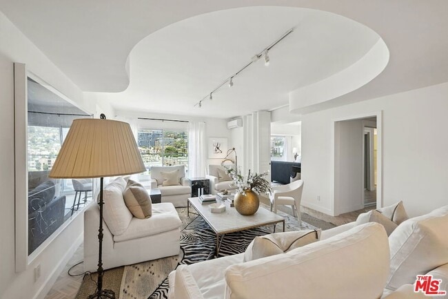 property at 838 N Doheny Dr