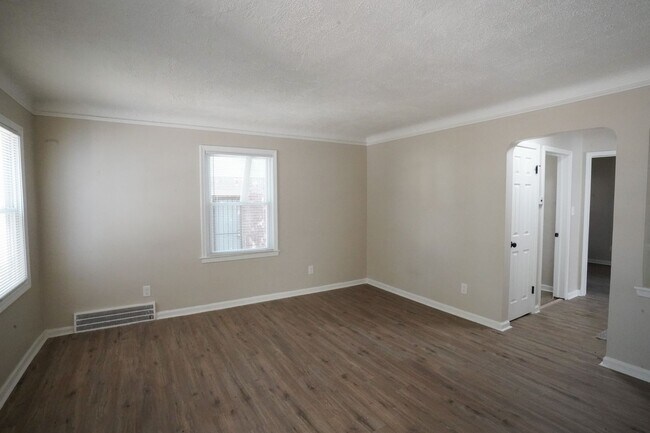 This beautifully updated 3-bedroom, 1-bath in Detroit, MI - Building Photo - Building Photo