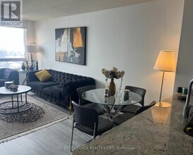 520 Steeles Ave W in Vaughan, ON - Building Photo - Building Photo