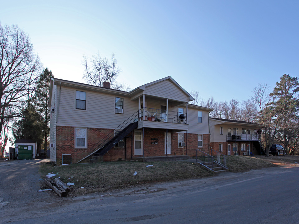 113-119 Davis St in Kernersville, NC - Building Photo