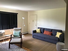 4 Rolling Ridge Rd in Montvale, NJ - Building Photo - Building Photo