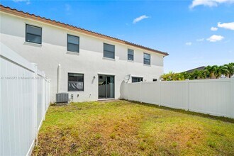 3366 W 90th Terrace in Hialeah, FL - Building Photo - Building Photo