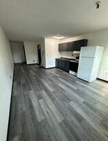 1660 E Main St, Unit 6c in Waterbury, CT - Building Photo