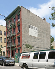 194 Humboldt St in Brooklyn, NY - Building Photo - Primary Photo