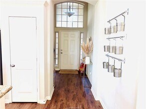 Available NOW! 3/2 in highly desirable Creek Meadows!! in College Station, TX - Building Photo - Building Photo