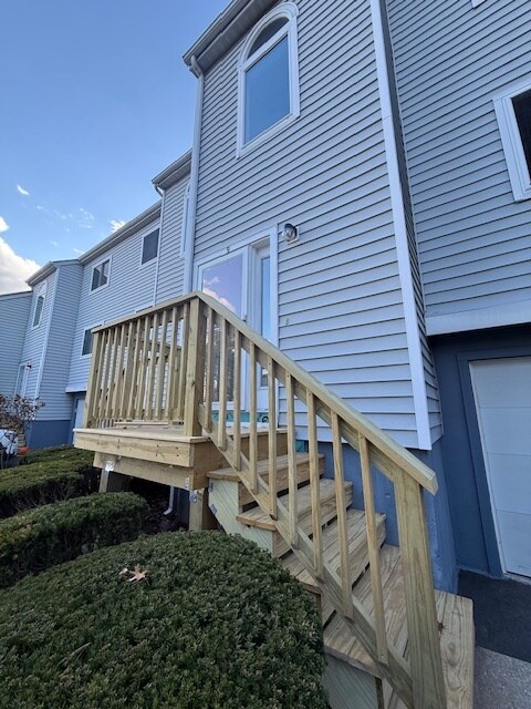 9 Brentmore Dr in Cromwell, CT - Building Photo