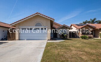 9904 Cimarron Trails Dr in Bakersfield, CA - Building Photo