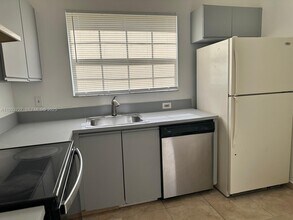 891 Cypress Park Way in Pompano Beach, FL - Building Photo - Building Photo