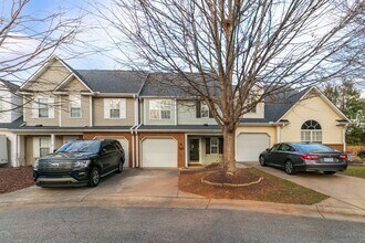 4 Hudson Cir in Greensboro, NC - Building Photo - Building Photo