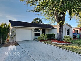 7606 Woodland Oaks Ct in Tampa, FL - Building Photo