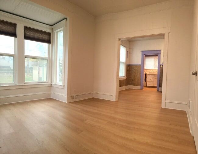 5708 7th Ave S in Seattle, WA - Foto de edificio - Building Photo