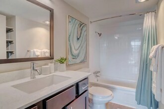 3567 Kirby Dr in Houston, TX - Building Photo - Building Photo