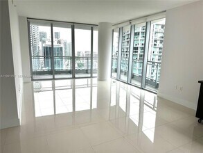 92 SW 3rd St, Unit 2905 in Miami, FL - Building Photo - Building Photo