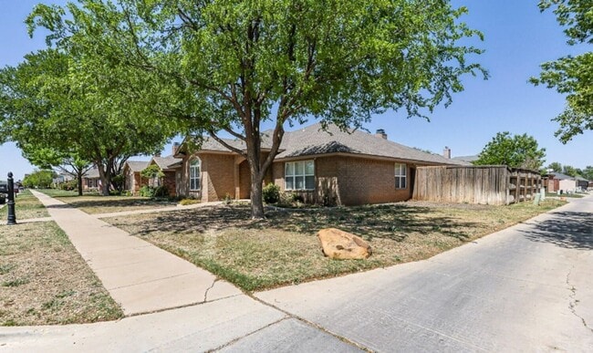4906 100th St in Lubbock, TX - Building Photo - Building Photo