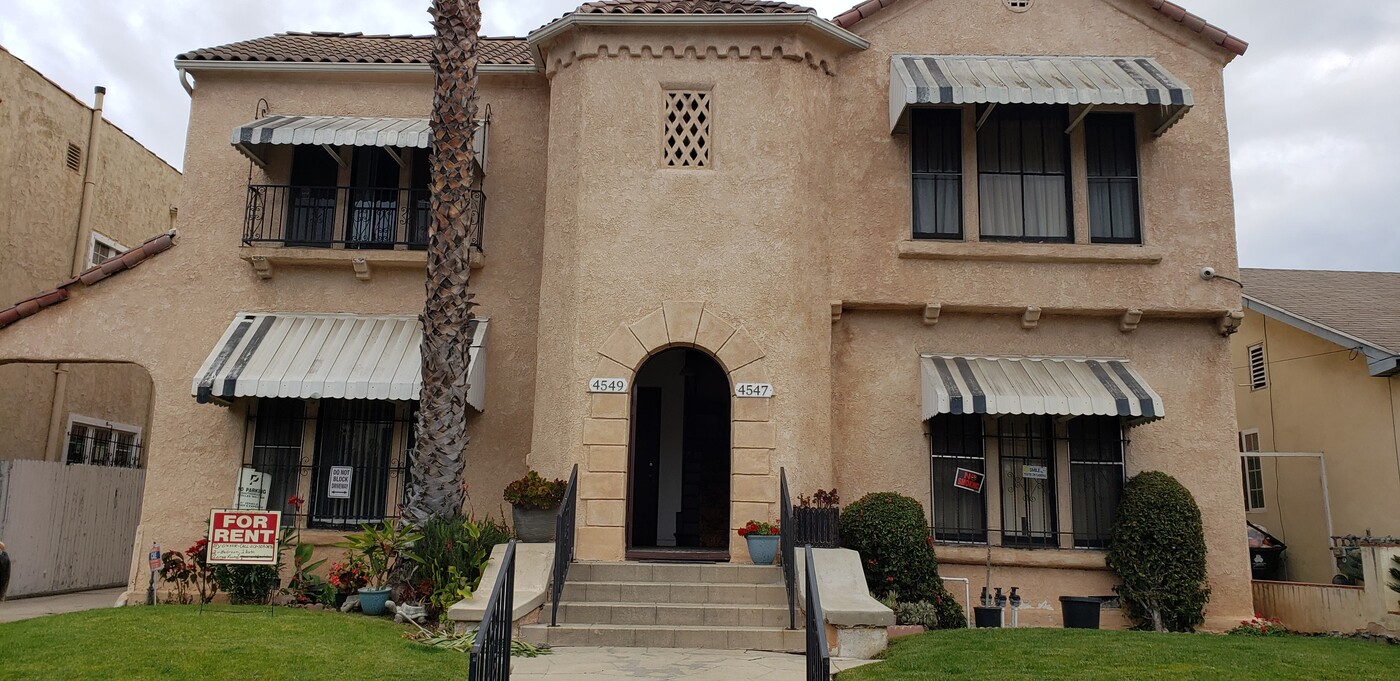 4549 1/2 St Elmo Dr, Unit 4549 1-2 in Los Angeles, CA - Foto de edificio