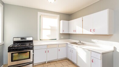 2217 E 69th St in Chicago, IL - Building Photo - Building Photo