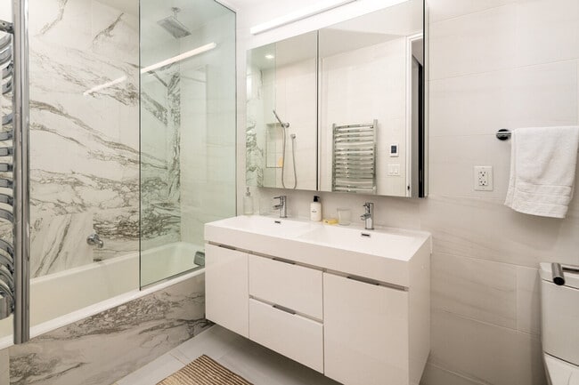 119 W 24 St in New York, NY - Building Photo - Building Photo