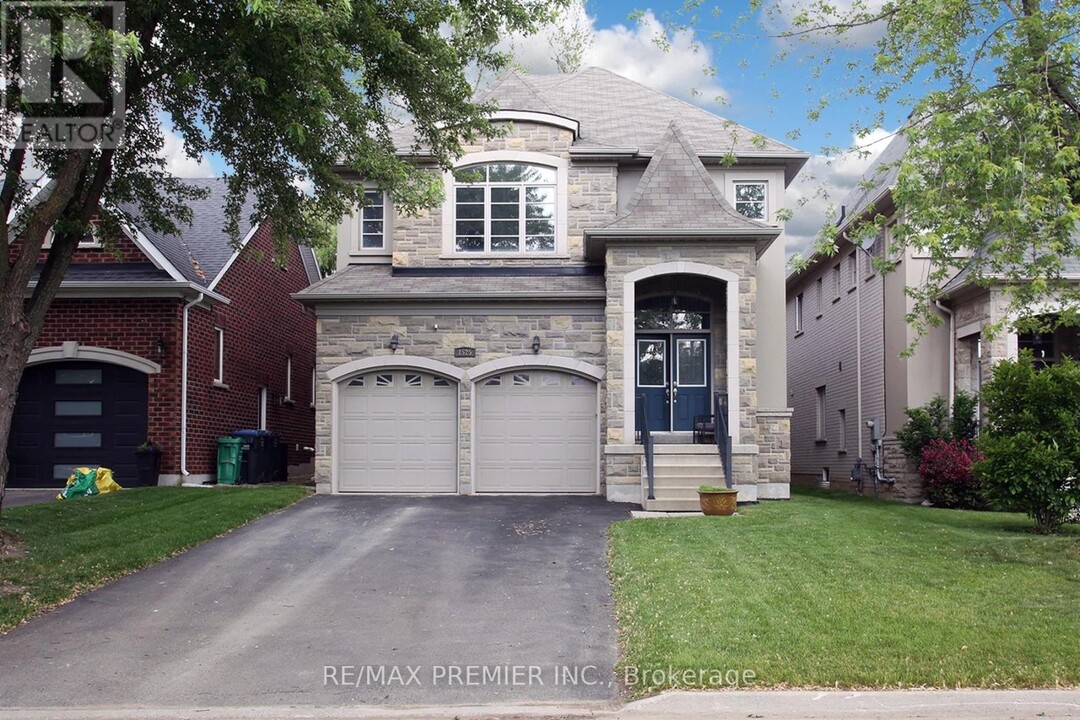 1525 Barbertown Rd in Mississauga, ON - Building Photo
