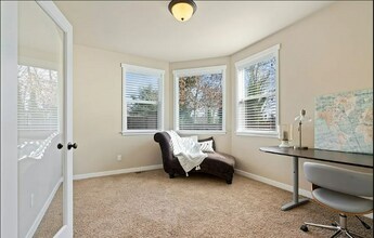 1621 Bellerive Way SE in Olympia, WA - Foto de edificio - Building Photo