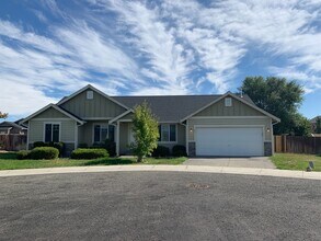 201 Maci Ct in Ellensburg, WA - Building Photo - Building Photo
