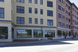 25 High St in Portland, ME - Foto de edificio - Building Photo