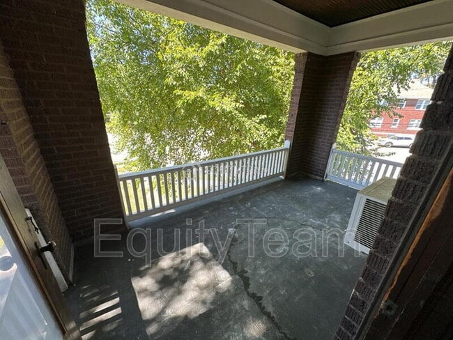 2581 Madison Rd in Cincinnati, OH - Building Photo - Building Photo