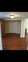 470 42nd St, Unit Lower