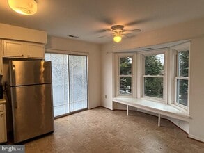 520 W Liberty St in Charles Town, WV - Building Photo - Building Photo