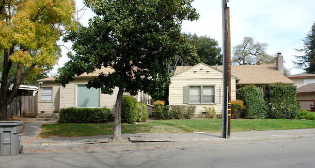 924-926 Morgan St in Santa Rosa, CA - Building Photo - Building Photo