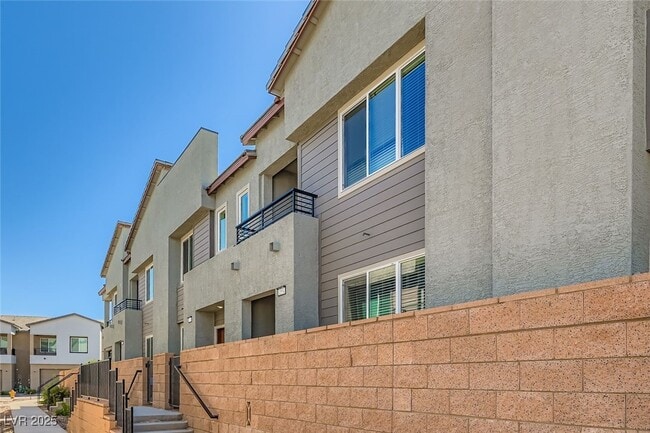 property at 1554 Maria Xing Ave