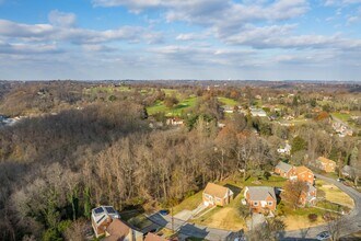 142 Gardenia Dr in Turtle Creek, PA - Building Photo - Building Photo