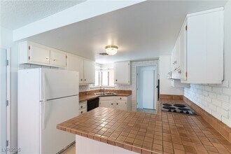 1904 W Mesquite Ave in Las Vegas, NV - Building Photo - Building Photo