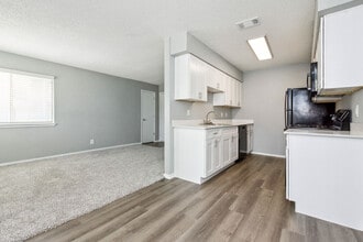Stonehill - NEW UPGRADES! in Killeen, TX - Foto de edificio - Building Photo