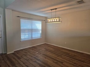 333 Outfitter Dr in Bastrop, TX - Building Photo - Building Photo