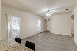 7126 Snowden Crest in San Antonio, TX - Building Photo - Building Photo