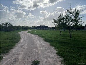 24175 Engleman Rd in Edcouch, TX - Building Photo - Building Photo