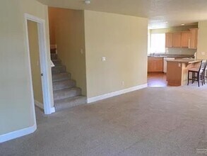 20668 Cherry Tree Ln in Bend, OR - Building Photo - Building Photo