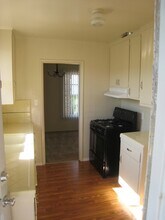 11933 W Magnolia Blvd in Los Angeles, CA - Building Photo - Building Photo