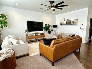 7868 N Broken Arrow Ln in Eagle Mountain, UT - Building Photo - Building Photo