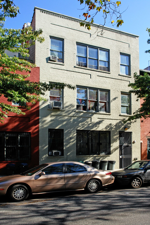 373 Pacific St in Brooklyn, NY - Building Photo