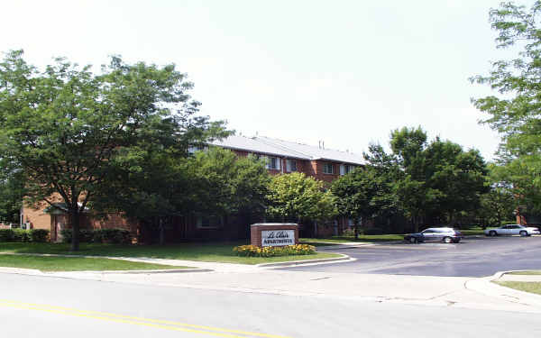 Leclair Condos in Wheaton, IL - Building Photo