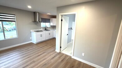 6186 Daisy Pl in San Diego, CA - Building Photo - Building Photo