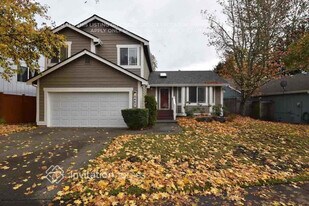 5443 Komachin Loop SE in Lacey, WA - Building Photo