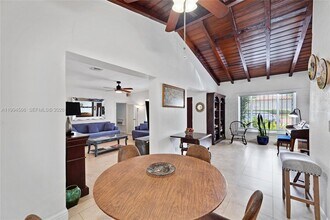 2834 SW 33rd Ave in Miami, FL - Building Photo - Building Photo